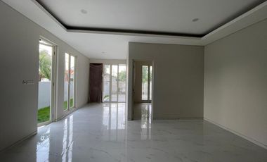 Dijual Rumah Baru Lokasi Strategis Manyar Tirtoyoso