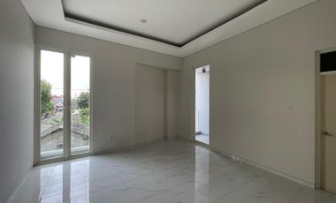 Dijual Rumah Baru Lokasi Strategis Manyar Tirtoyoso