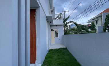 Dijual Rumah Baru Lokasi Strategis Manyar Tirtoyoso