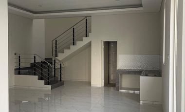 Dijual Rumah Baru Lokasi Strategis Manyar Tirtoyoso