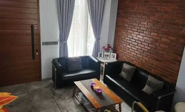 Rumah Lux ada kolam renang dekat griya Arcamanik Endah bandung