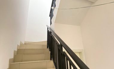DIJUAL RUMAH SEMI FURNISHED DAERAH GREEN LAKE, TANGERANG, TURUN HARGA