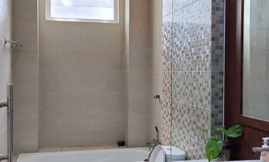 A208 RUMAH USAHA Mewah jl Argopuro JEMBER BEKAS KLINIK KECANTIKAN