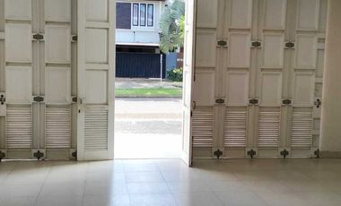 A208 RUMAH USAHA Mewah jl Argopuro JEMBER BEKAS KLINIK KECANTIKAN