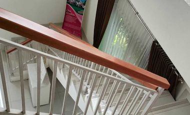 A208 RUMAH USAHA Mewah jl Argopuro JEMBER BEKAS KLINIK KECANTIKAN