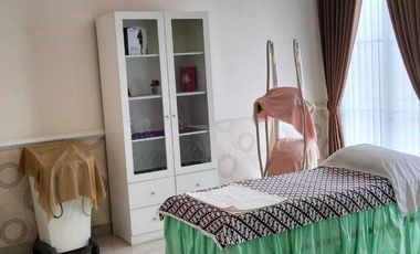 A208 RUMAH USAHA Mewah jl Argopuro JEMBER BEKAS KLINIK KECANTIKAN