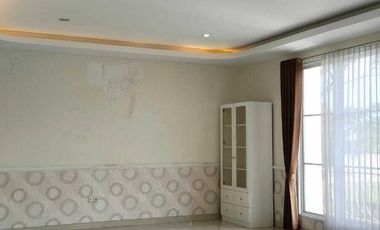 A208 RUMAH USAHA Mewah jl Argopuro JEMBER BEKAS KLINIK KECANTIKAN