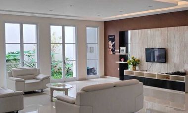 A208 RUMAH USAHA Mewah jl Argopuro JEMBER BEKAS KLINIK KECANTIKAN