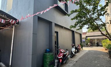 Rumah Modern Cocok Untuk Usaha Di Pondok Kelapa Jakarta Timur