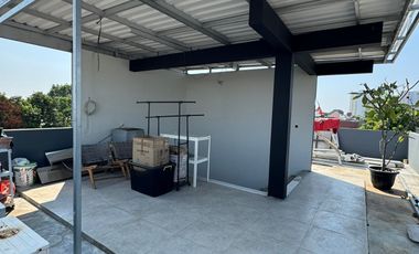 Rumah Modern Cocok Untuk Usaha Di Pondok Kelapa Jakarta Timur