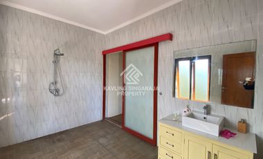 Dijual Rumah 2 Lantai Dekat Pantai di Singaraja