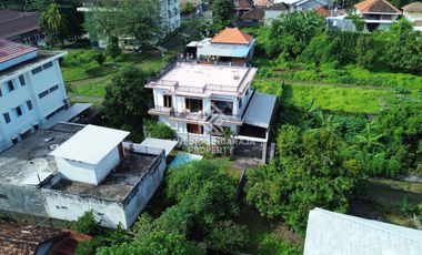 Dijual Rumah 2 Lantai Dekat Pantai di Singaraja
