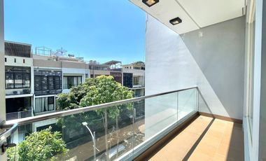 TERMURAH, CLUSTER  MARINA ANCOL 3,5 LANTAI 10X20, FURNISHED,JUAL RUGI