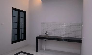 Dijual Murah Rumah Eropa Classic di Pejaten Barat Jakarta Selatan