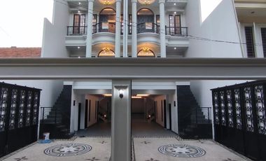 Dijual Murah Rumah Eropa Classic di Pejaten Barat Jakarta Selatan