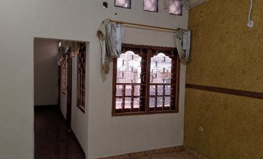 Rumah Sewa Untuk Kantor Atau Mess Pinggir Jalan Raya