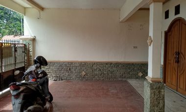 Rumah Sewa Untuk Kantor Atau Mess Pinggir Jalan Raya