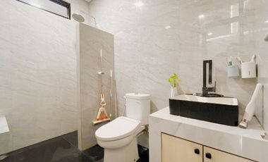 Jual Cepat Rumah 3 Lantai di Dekat Polban, Dekat Gerlong