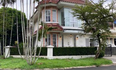 Rumah Hook Full Furnish Full Renovasi Taman Himalaya Lippo Karawaci