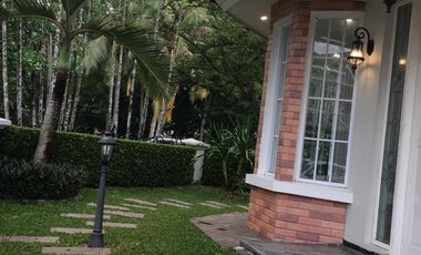 Rumah Hook Full Furnish Full Renovasi Taman Himalaya Lippo Karawaci