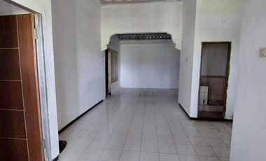 Dijual Murah.Harga BU  Rumah Hook Lokasi Taman puspa Sarirogo Sidoarjo