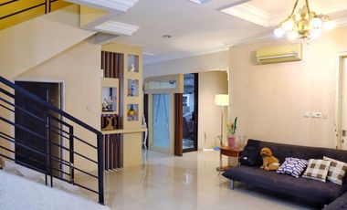 Turun Harga, Rumah 3 Lantai Minimalis, Janur Elok, 9x17, Jalan 3 Mobil