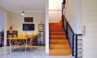 Turun Harga, Rumah 3 Lantai Minimalis, Janur Elok, 9x17, Jalan 3 Mobil