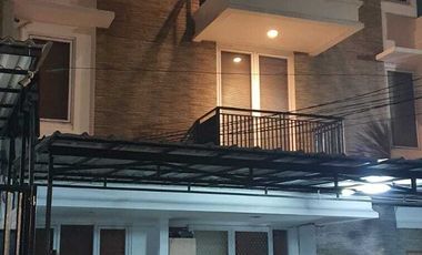 Turun Harga, Rumah 3 Lantai Minimalis, Janur Elok, 9x17, Jalan 3 Mobil