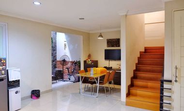 Turun Harga, Rumah 3 Lantai Minimalis, Janur Elok, 9x17, Jalan 3 Mobil