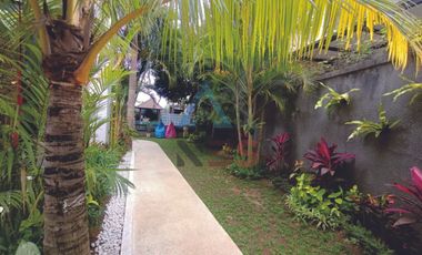 Dijual Villa Cantik 2 lantai Dengan Taman Indah nusa dua