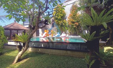 Dijual Villa Cantik 2 lantai Dengan Taman Indah nusa dua