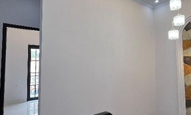 DI JUAL RUMAH CANTIK DI DALAM CLUSTER SIAP HUNI LENTENG AGUNG JAK SEL