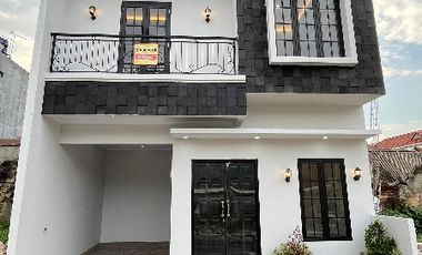 DI JUAL RUMAH CANTIK DI DALAM CLUSTER SIAP HUNI LENTENG AGUNG JAK SEL