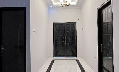 DI JUAL RUMAH CANTIK DI DALAM CLUSTER SIAP HUNI LENTENG AGUNG JAK SEL