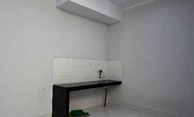 DI JUAL RUMAH CANTIK DI DALAM CLUSTER SIAP HUNI LENTENG AGUNG JAK SEL