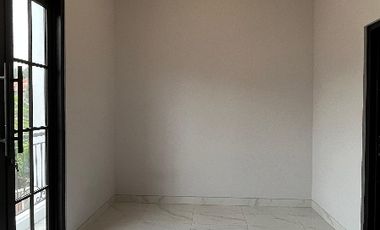 DI JUAL RUMAH CANTIK DI DALAM CLUSTER SIAP HUNI LENTENG AGUNG JAK SEL