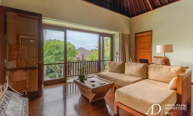FREEHOLD | LUXURY TROPICAL DESIGN & PRIME LOCATION OF SEMINYAK