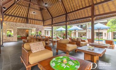 FREEHOLD | LUXURY TROPICAL DESIGN & PRIME LOCATION OF SEMINYAK