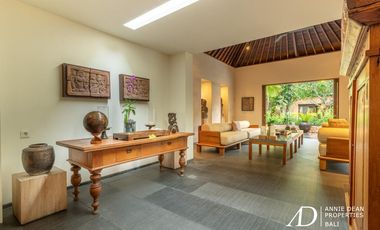 FREEHOLD | LUXURY TROPICAL DESIGN & PRIME LOCATION OF SEMINYAK