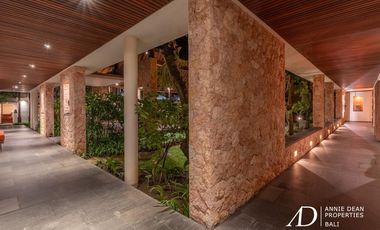 FREEHOLD | LUXURY TROPICAL DESIGN & PRIME LOCATION OF SEMINYAK