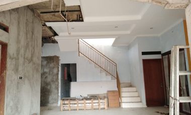 Dijual Rumah Butuh Renovasi ( BU) di Kavling Kostrad Mekarsari Depok