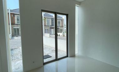 Rumah Greenland Cluster Wisteria Minimalis Kondisi Kosongan