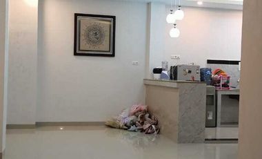 DIJUAL RUMAH 2 LANTAI CANTIK DI JALUR UNAND