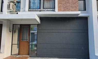 Disewakan Rumah 2 lantai SKYVILLE RESIDENCE Sidoarjo