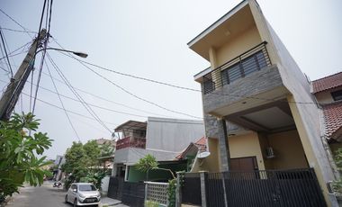 Jual Rumah SHM 2 Lantai Akses Dekat Stasiun Cakung Harga Nego J-19298