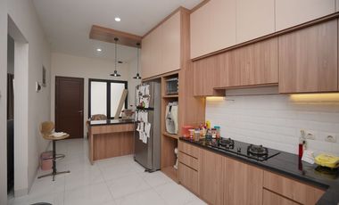 Rumah Modern 2 Lt Dekat Tol Pondok Gede Timur 2 Hadap Timur J-25781