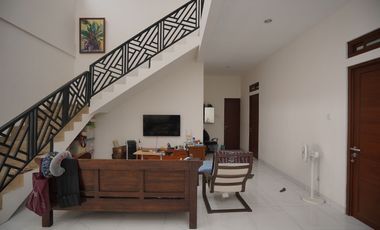 Rumah Modern 2 Lt Dekat Tol Pondok Gede Timur 2 Hadap Timur J-25781