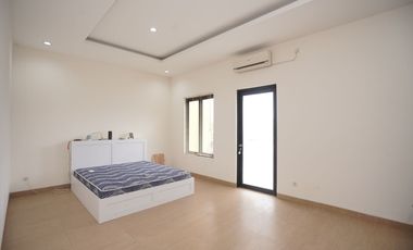 Rumah Modern 2 Lt Dekat Tol Pondok Gede Timur 2 Hadap Timur J-25781