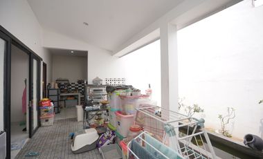 Rumah Modern 2 Lt Dekat Tol Pondok Gede Timur 2 Hadap Timur J-25781