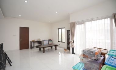 Rumah Modern 2 Lt Dekat Tol Pondok Gede Timur 2 Hadap Timur J-25781